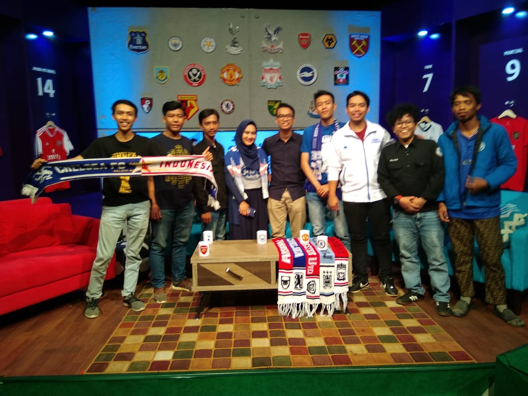 Moment ketika selesai acara Seru Bareng Liga Inggris di <a href="/JaktvCom/">JakTvOfficial</a> 🤭🤭🤭 Mak Masuk Tivi Mak!!!