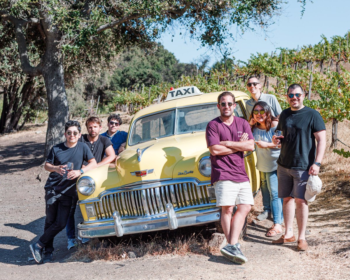 RootstrapInc's tweet photo. Rootstrap just turned 8! 🎉 The LA team celebrated yesterday by heading out on the #MalibuWineSafari and feeding a celebrity giraffe named Jeffrey. 🦒 It was an amazing time and we couldn’t be happier to share the experience with such a fun group of people #Rootstrap https://t.co/wU1E52UVwA