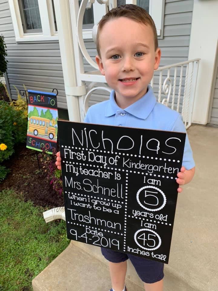 loritom61's tweet photo. Too cool for school 😎 First day of kindergarten. 📚✏️🍎How did that happen? https://t.co/vwQNsHrTEz