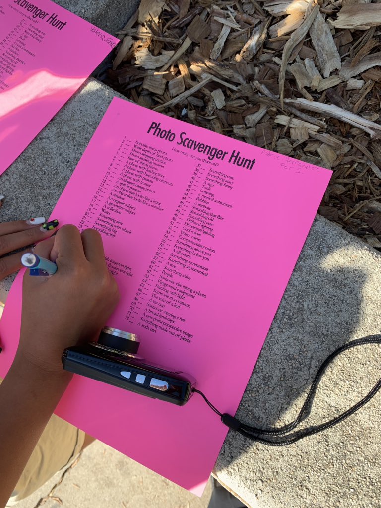 GKPMiddle's tweet photo. Picture scavenger hunt! #porterms #projectbasedinstruction #beyondtheclassroomwalls https://t.co/gZXsmriH4f