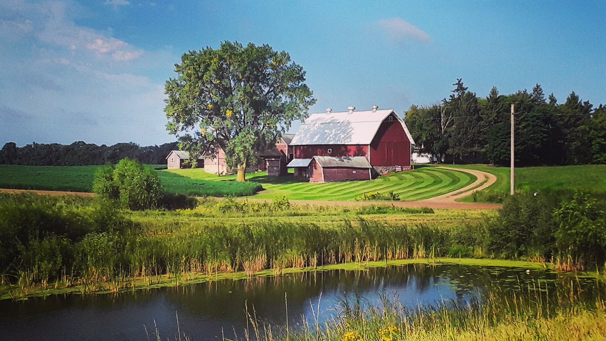 Life Tripped On Twitter Red Barn Love Beautiful Setting With