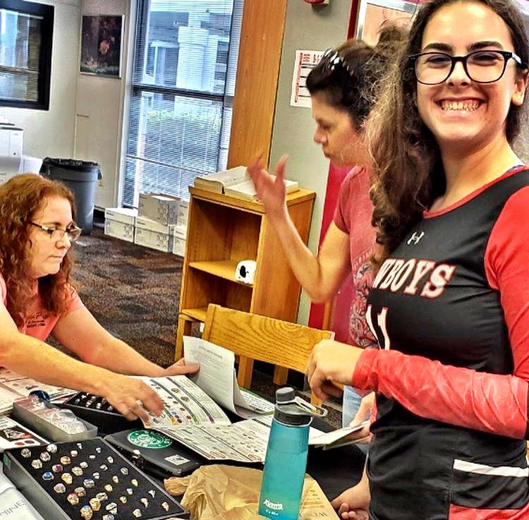 What a great turn out tonight #coopercityhighschool ! If you haven’t ordered your #classring it’s not too late. September 5&amp;6 @ Lunches #classof2021 #Herffjones #hjbroward #makingadifference #2021 #lovewhatyoudo