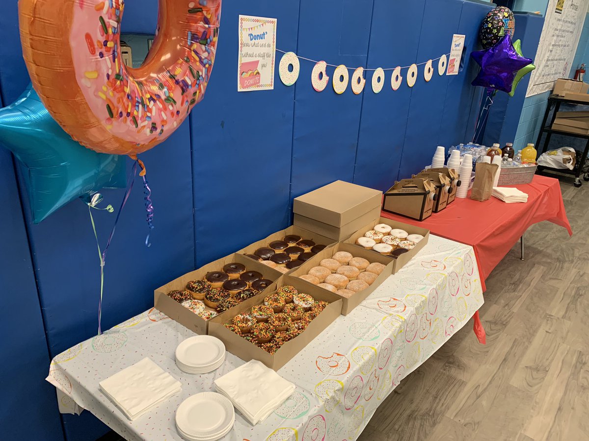 cfzimmerman's tweet photo. Had a great time this morning welcoming our @wedgwoodwtps teachers back for our first faculty meeting of the year with a sweet spread, featuring donuts from @AversasBakery! I donut know what I would do without such an amazing staff! Looking forward to a great school year! 🍩☕️🙌🏻 https://t.co/Vb5fqG8Jxe