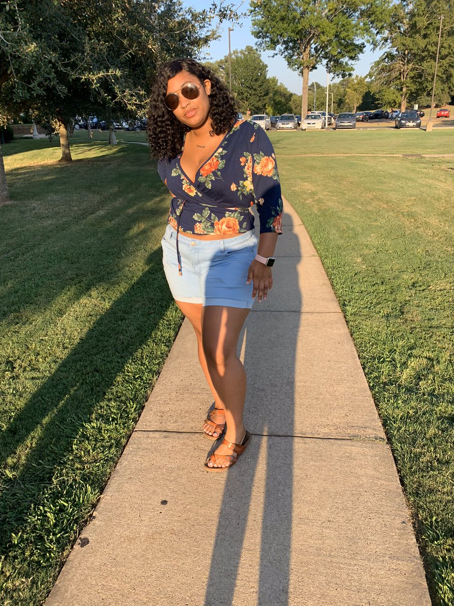 tharealcheridan's tweet photo. maybe we should be on chill tonight🥰 #yardshow https://t.co/g2TUcD1sak