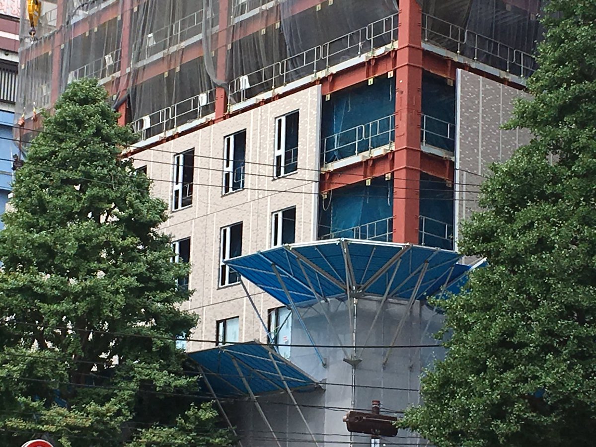Nitta ダイワロイネットホテル仙台一番町の建設現場 既に外壁の一部ができていました 隣接する 札幌かに本家 仙台店 の巨大ネオンサインは もしかすると周辺の高いビルに囲まれて お役御免になる日も近いのかもしれません Nitta ダイワロイネットホテル仙台一番町の建設現場 既に外壁の一部ができていました 隣接する 札幌かに本家 仙台店 の巨大ネオンサインは もしかすると周辺の高いビルに囲まれて お役御免になる日も近いのかもしれません