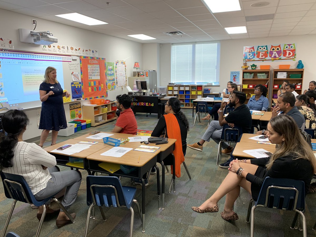 Sjainr's tweet photo. Full hearts and full classrooms at our curriculum night tonight at La Villita! @CFBISD @LaVillitaElem https://t.co/2mpvopxRWV