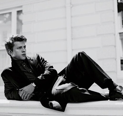 SPIDEYTHIEF's tweet image. Gives the reader my love and attention.