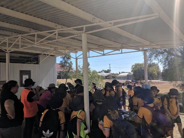 Beth and Kat are our representing <a href="/UrbanBirdsOz/">Birds in Backyards</a> and <a href="/BirdlifeOz/">BirdLife Australia</a> at the Mudgee #GreenDay today. 700+ kids all learning about ‘birds, bats and biodiversity’ #landcare #birds #wildoz #citsci