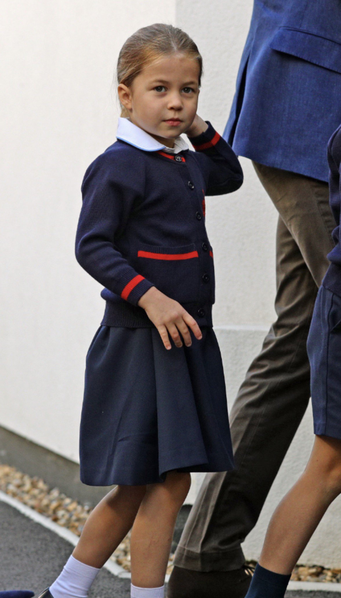 EDr1cMEWwAAoGwp?format=jpg&name=4096x409