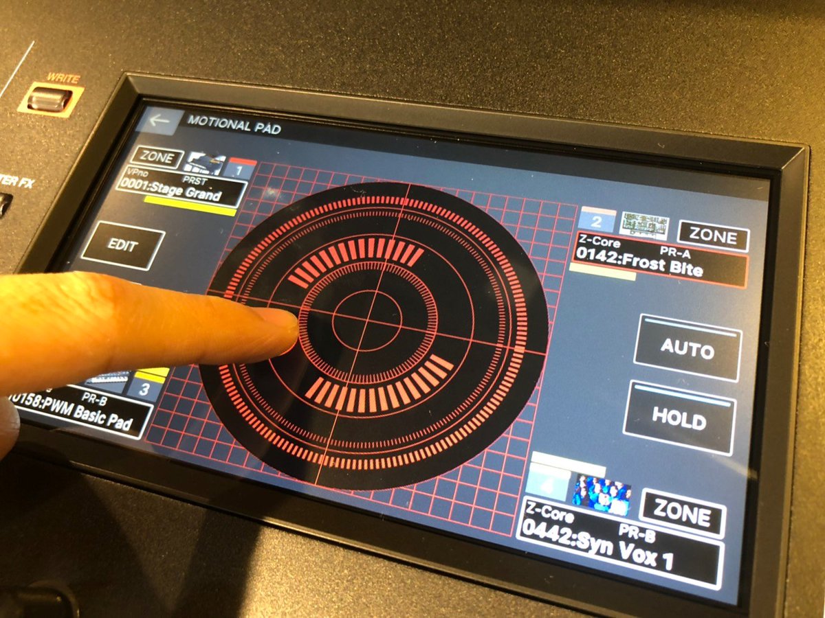 MarksMusicOsaka's tweet photo. ��#ローランド新製品　次世代シンセサイザーが登場🎹】
マークスミュージックでも
#FANTOM6 #FANTOM7 #FANTOM8 
早速展示+注文スタート🔅させていただいております🙆‍♀️
詳しい内容は今夜8時～のYoutube配信にて📺

FANTOMシリーズ👉https://t.co/PBlO0fIeHL https://t.co/Os5MtHFZ4t