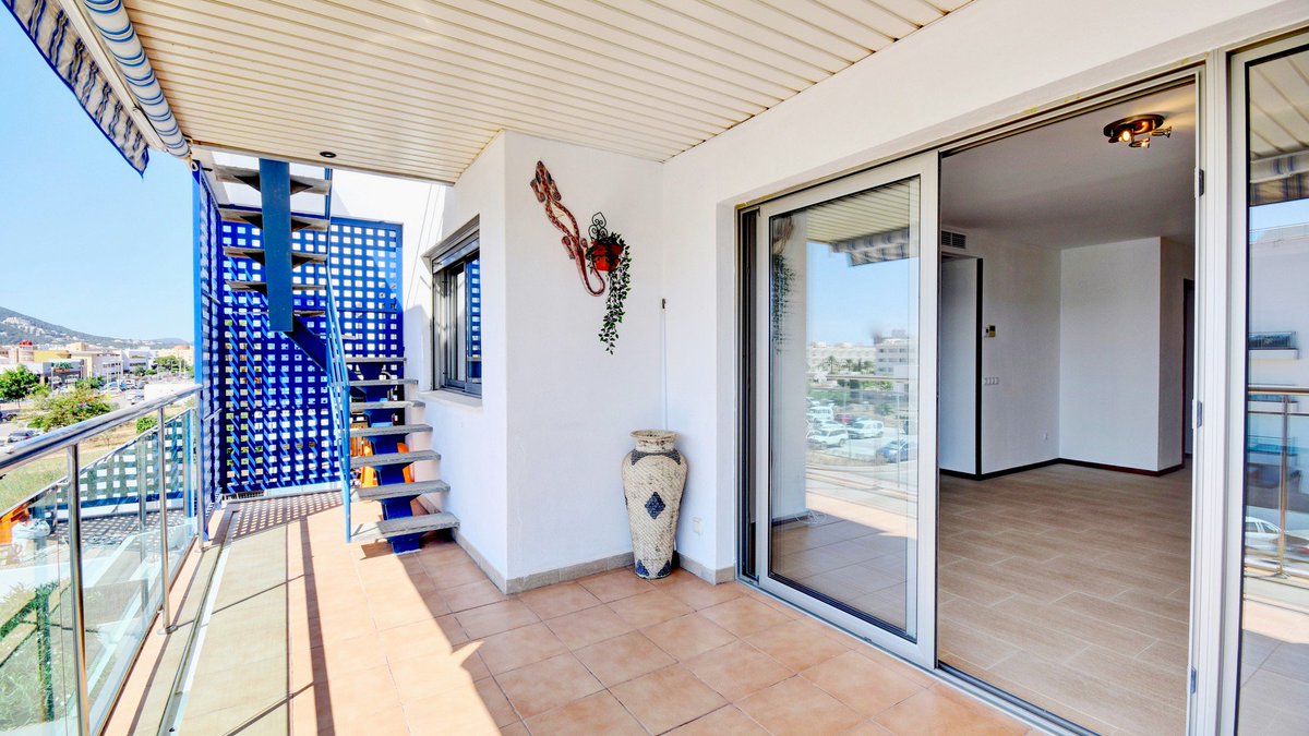 Modern penthouse with 4 bedrooms in Santa Eulalia, Ibiza. For sale through Villa Contact! ow.ly/Sp9C50vP6BF

#villacontact_ibiza #ibizavillas #ibizaproperty #newproperty #investmentopportunity #realestateibiza #realestatespain #ibiza2019 #realestatenews #penthouseibiza