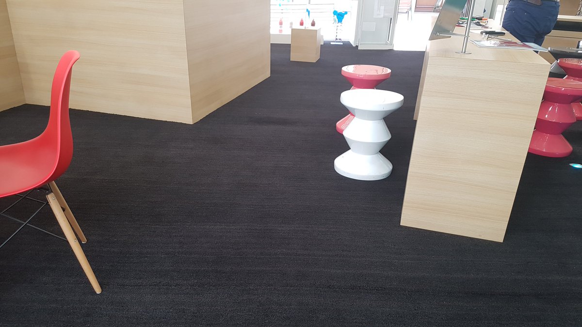 TapisBtB's tweet photo. BTB Dencity, notre tapis brosse spécial #PMR et #ERP♿️, est tellement confortable qu'Oscar Opticiens l'a choisi en anthracite pour recouvrir entièrement le sol de sa boutique d'Aix-les-Bains (73). Voici le résultat 👇

Disponible en plusieurs coloris : https://t.co/j9tWAn3sCB https://t.co/50pZxsAV1J