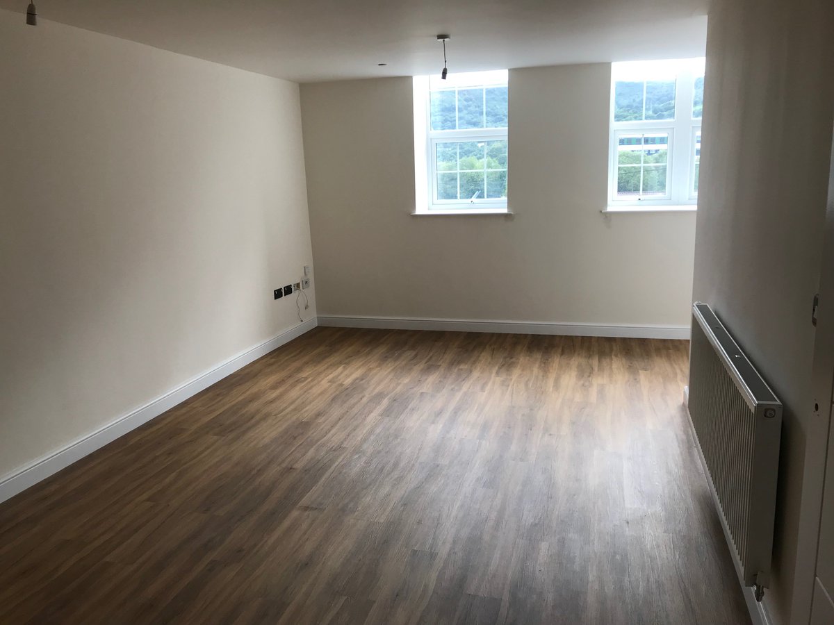 BuildAsd's tweet image. A brief preview of Flat 22. Final coat of paint and vinyl flooring completed. Fantastic quality of workmanship as we draw closer to practical completion.

@HafodHousing @PHG_Consulting @wyggroup @TKALtd @RCTCouncil @WelshGovernment