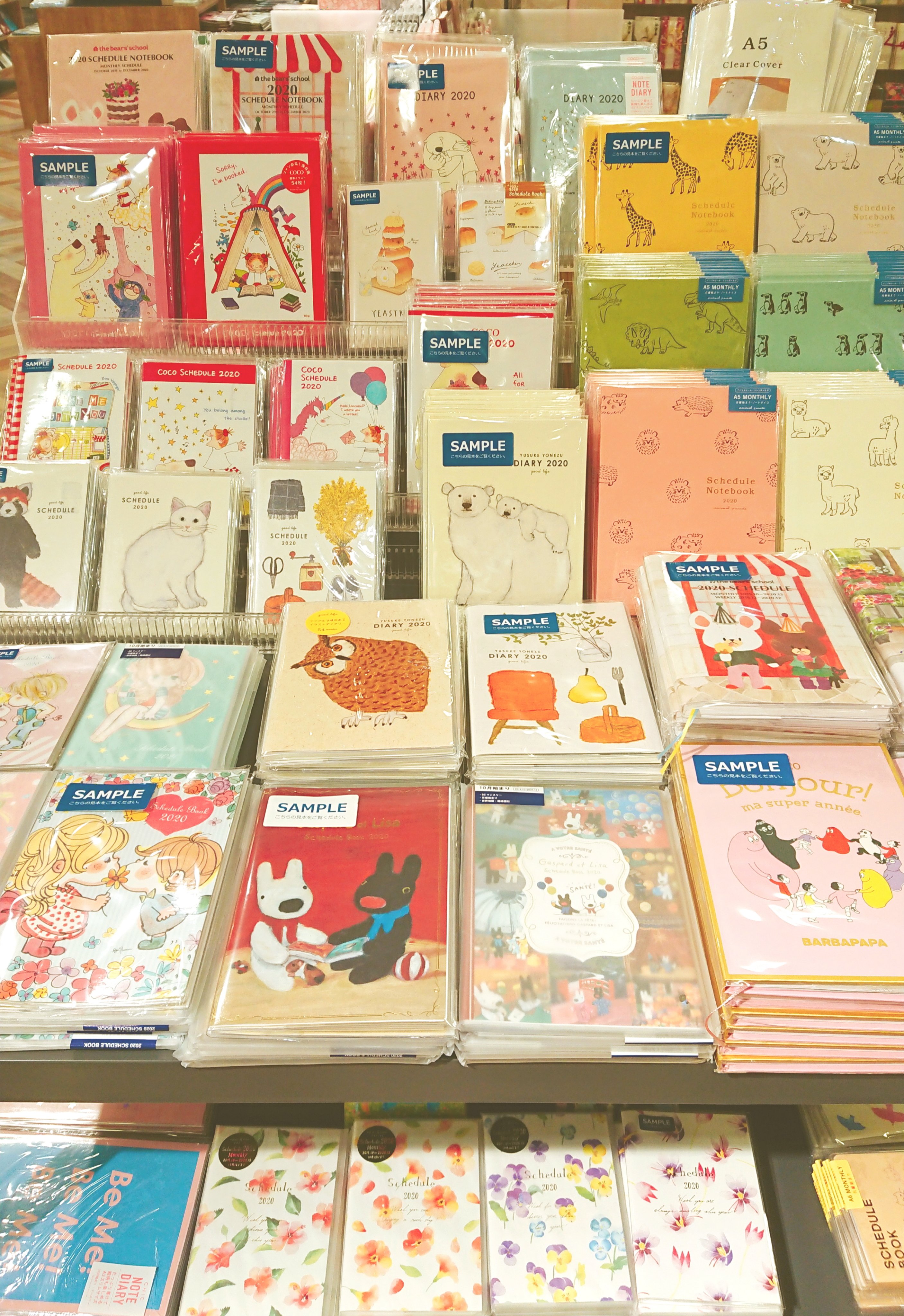 ペンテラス和歌山 新商品のご紹介 キャラクターものの年手帳も多数入荷しております 毎年人気のディズニーやスヌーピー ムーミンやドラえもんなど種類豊富にご用意しております すみっコぐらしやcocoちゃんなどもございますよ 手帳