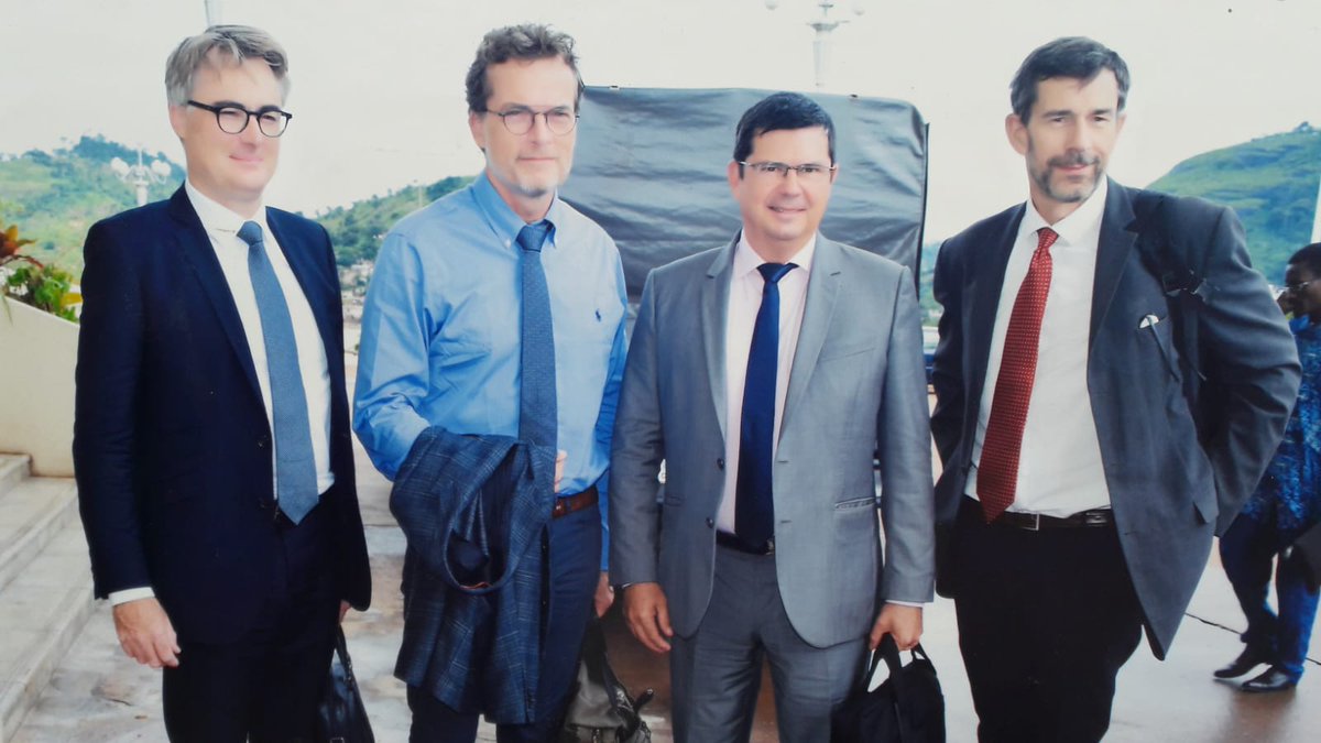 GroupeEramet's tweet image. Après avoir répondu à l’appel d’offres concernant le sable minéralisé d’#Akonolinga, le @GroupeEramet a participé au #CIMEC afin de rencontrer les parties prenantes de l’industrie minière camerounaise, souhaitant concrétiser son engagement dans le pays. 🇨🇲