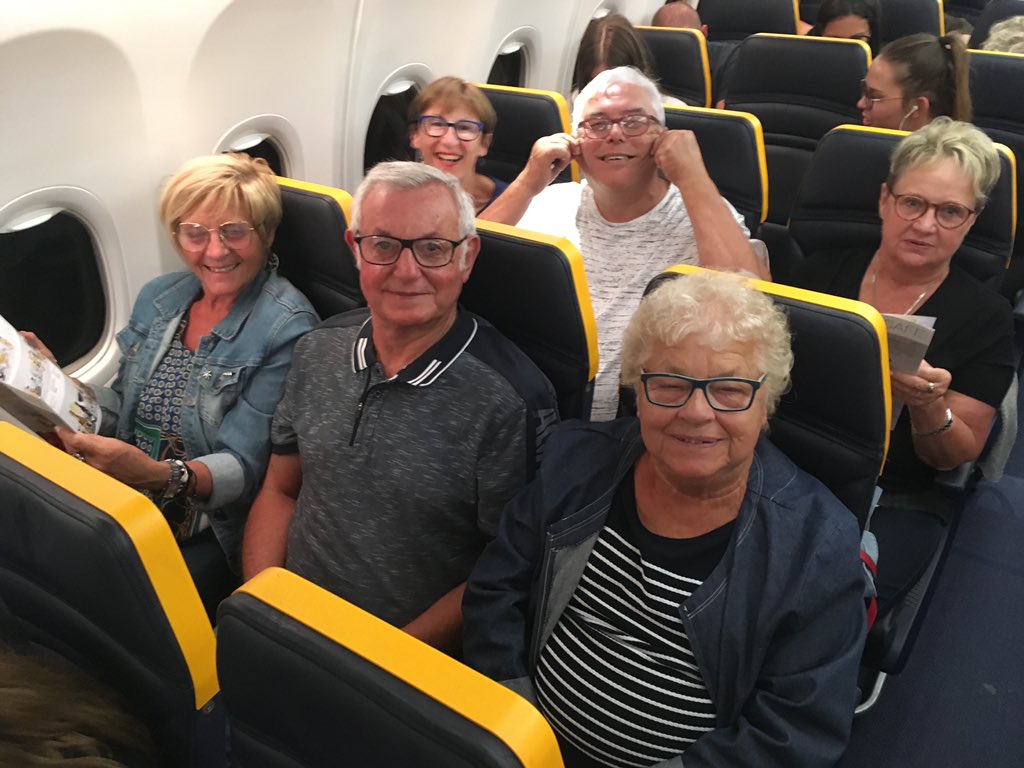 misery_benjamin's tweet photo. Les artistes du @FLongevite sont en chemin 🚄🛫 vers @marseille et sont en forme olympique pour enflammer la @CCI_MP tout à l’heure 🔥🎶
Il reste quelques places inscrivez vous ➡️ https://t.co/ZVLp7j78qD
#FL2019 #seniors #BienVieilir #festival https://t.co/F5fiq85fHf