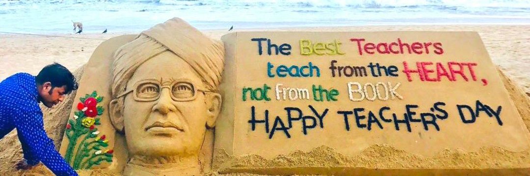 abhishhek_br28's tweet image. जननी बिन जीवन नहीं, 
            .......बिन गुरु मिले ना ज्ञान ,
बिनु गोविंद ना मोक्ष मिले, 
          ........तिनहुँ करबद्ध प्रणाम..🙏

#शिक्षक_दिवस
#TeachersDay2019