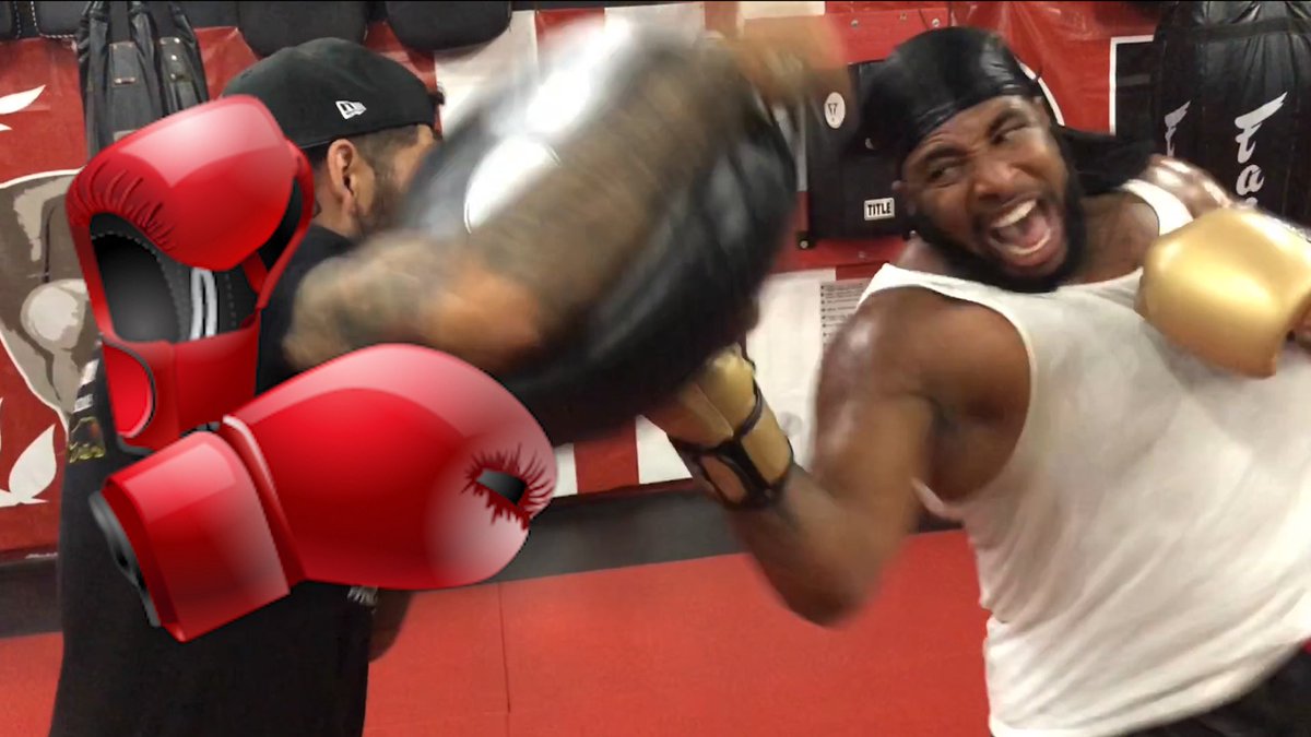DAngeloTaylor_'s tweet photo. My very first vlog 😎 come support me if you can, come train boxing with me! 

🥊 🥊 
https://t.co/ccssjMKBpD https://t.co/IHVxpz3w0E