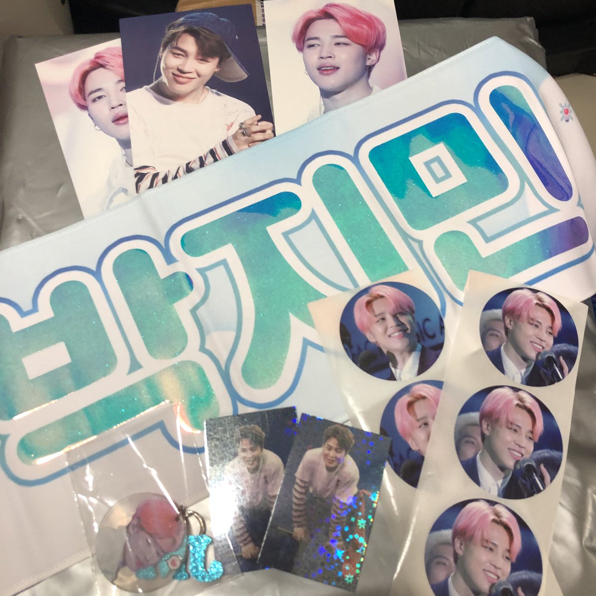 Blue bubble jimin slogan arrived to sg! They’re so pretty 😭 thank you <a href="/MINANGEL1013/">MINANGEL👼🏻</a> ❤️❤️ #karasell