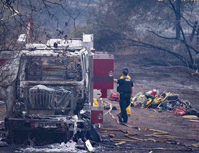 CaliExp's tweet image. Three Cheers for the massive effort the fire team put toward the Country Fire in Georgetown. Over 285 personnel squashed the fire out before it got too out of hand with an incredible ground and air attack. Garden Valley lost an engine and two firefighter… ift.tt/2UrYV63