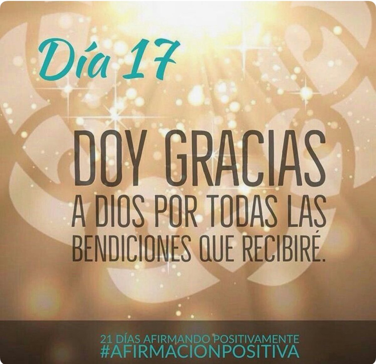 GLORIAVALLEJOO's tweet photo. #Día17 Doy gracias a Dios por todas las bendiciones que recibiré 😀🙌🏼 #Afirmación #positiva https://t.co/VhHtxqhoJt