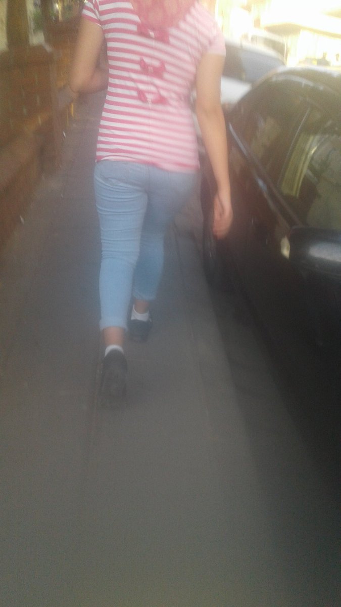 Al kucağına  ver eline  oynasin