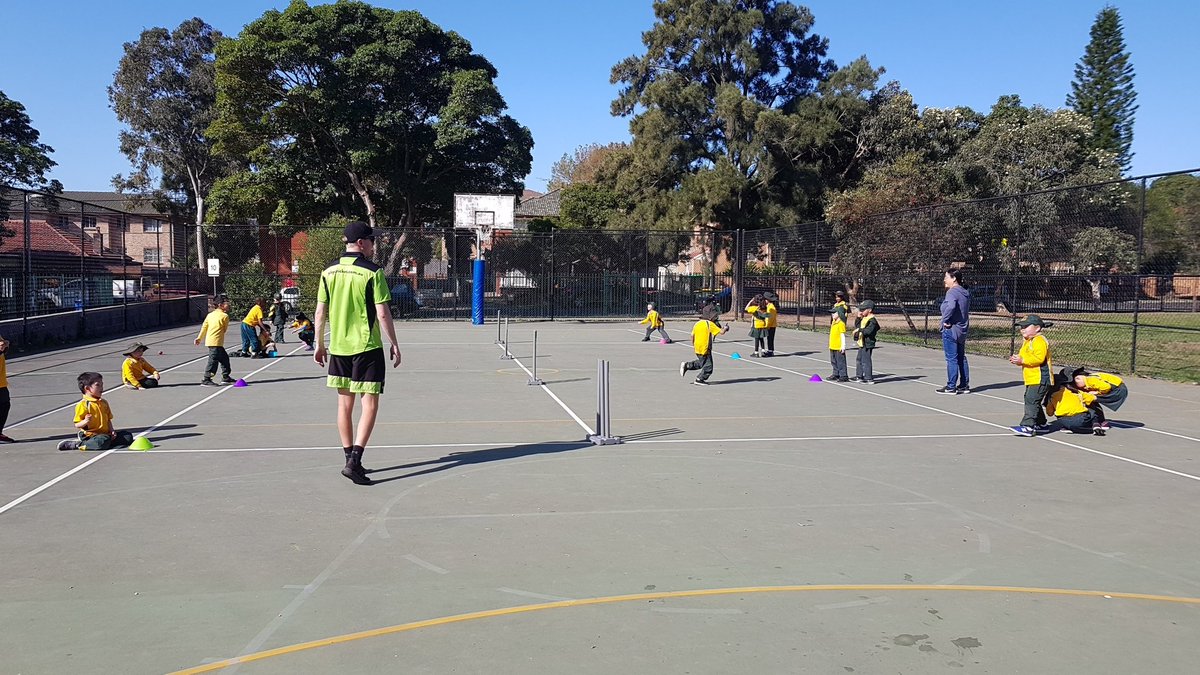 Kindy Blue are having loads of fun working on their Cricket Skills! <a href="/JenDwyer13/">Jen Dwyer</a>