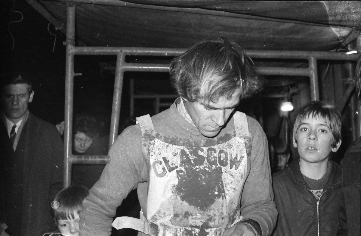 mikebradio's tweet photo. These were taken after a meeting at @Hampdenpark around 1971 or 72. Plenty more on my Facebook page!
@UprightSpeedway @Speedway_Photos @retrospeedway
#classicspeedway #scottishspeedway #Glasgow #Hampdenpark #Scotland #speedway https://t.co/f6wz62uxAv