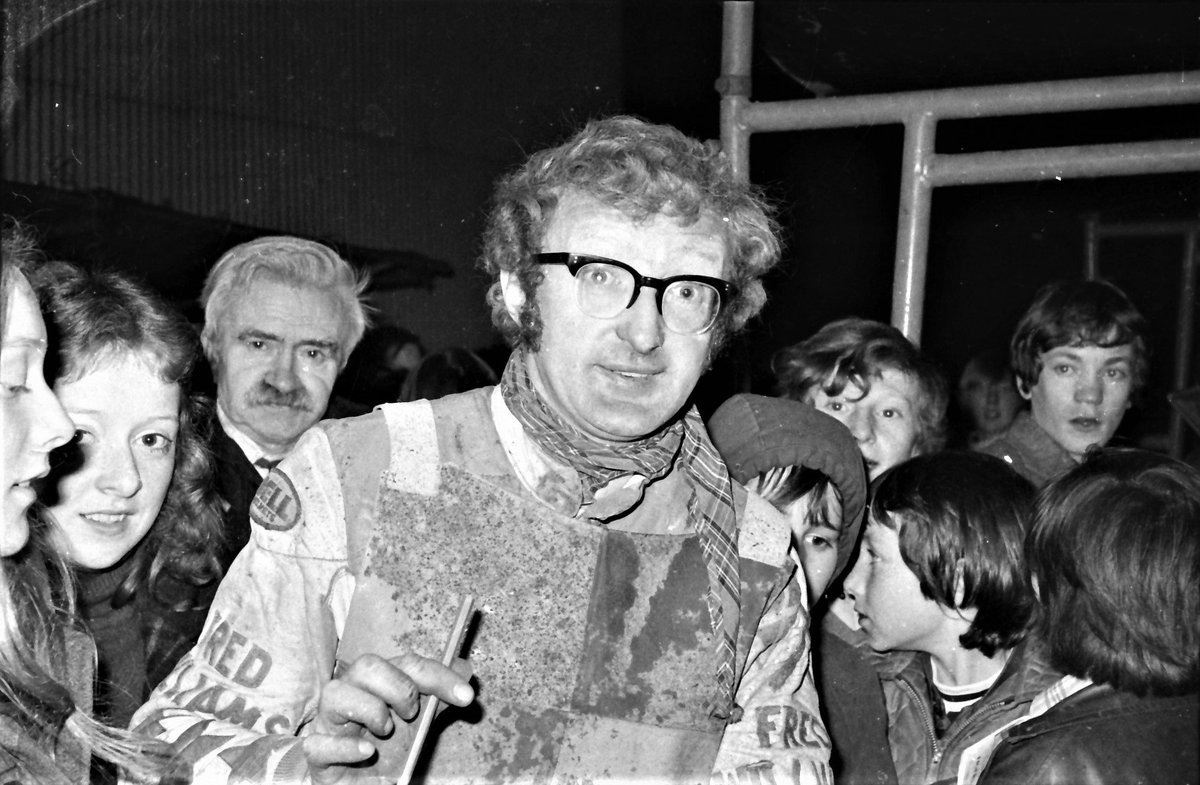 mikebradio's tweet photo. These were taken after a meeting at @Hampdenpark around 1971 or 72. Plenty more on my Facebook page!
@UprightSpeedway @Speedway_Photos @retrospeedway
#classicspeedway #scottishspeedway #Glasgow #Hampdenpark #Scotland #speedway https://t.co/f6wz62uxAv
