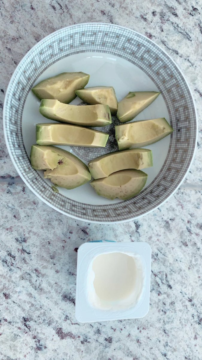 Donghae’s “rushing but still ate healthily” breakfast 050919 • Avocado• Yogurt • Lemon Water(freshly squeezed)