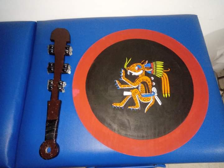 BearFolker's tweet photo. Kit para conciertos de @CEMICANband 
#cemican #prehispanicmetal #folkmetal https://t.co/VtxVuLuDk8