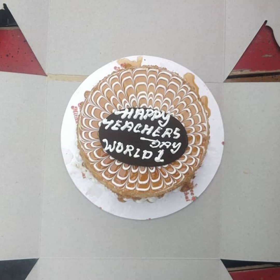 World1FS's tweet photo. Happy Teacher's Day!
📸's from the surprise Teacher's Day cake celebration arranged by the #World1FootballSchools kids to our coaches! #World1FS #HappyTeacherDay #TeachersDay https://t.co/bQQvk15gDb