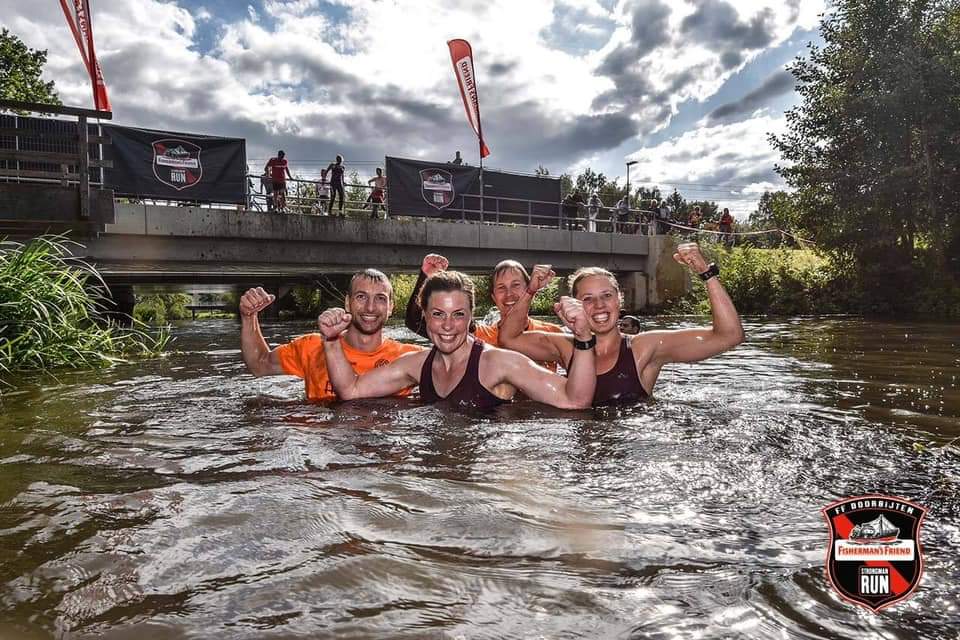 Fabdw's tweet photo. Afgelopen zondag 21 km door de bossen bij Nijverdal gerend en over hindernissen heen geklommen. #Strongmanrun https://t.co/87jUaXGZUv