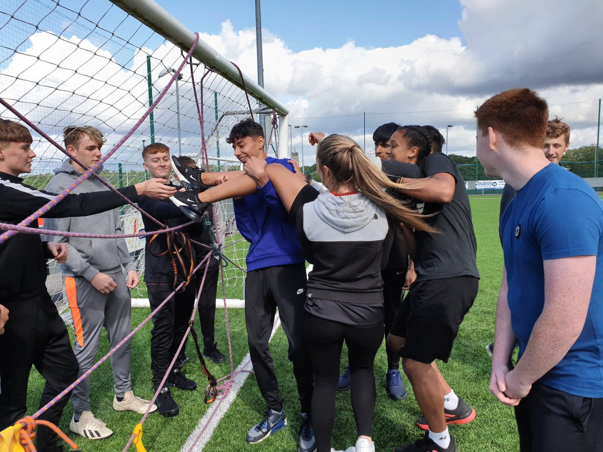 RebeccaOvery's tweet photo. Induction fun! Great enthusiasm shown from all @traffordcollege Sport &amp; Public Services students @stock_college #teamwork #challenges #newfriendships https://t.co/hIR6hOnGlt