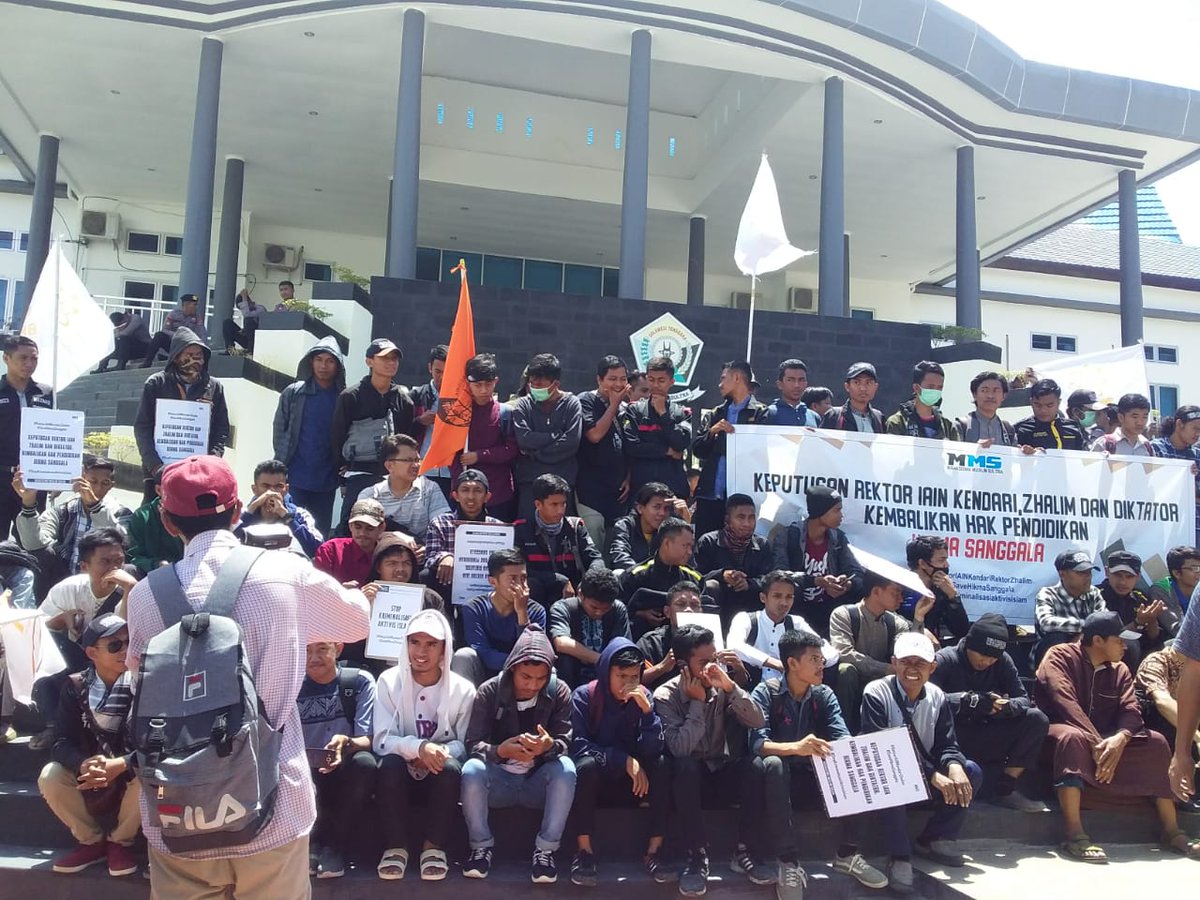 Muhamma69974342's tweet photo. Khilafah is the answer for humankind
#SaveHikmaSanggala . #JanganBuatKamiBodoh #RektorIAINKendariDzalim
#DFZC https://t.co/M5VxqruluC