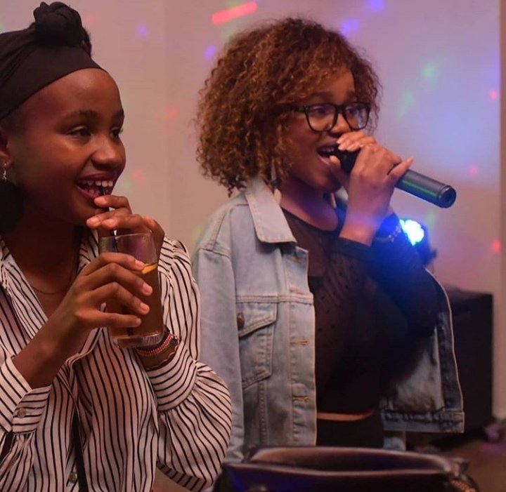 halleberyl's tweet photo. #KaraokeWednesdays at @thenodenairobi @kapitalkaraoke is always amazeballs with such beautiful souls. I can never make that up. See you again next week 😎😎😘
#BerylChronicles #tbt #thursdaythoughts #aboutlastnight #thenodekaraoke #kapitalkaraoke #itsasinguation #nairobinights https://t.co/1jvrpq0Ebu