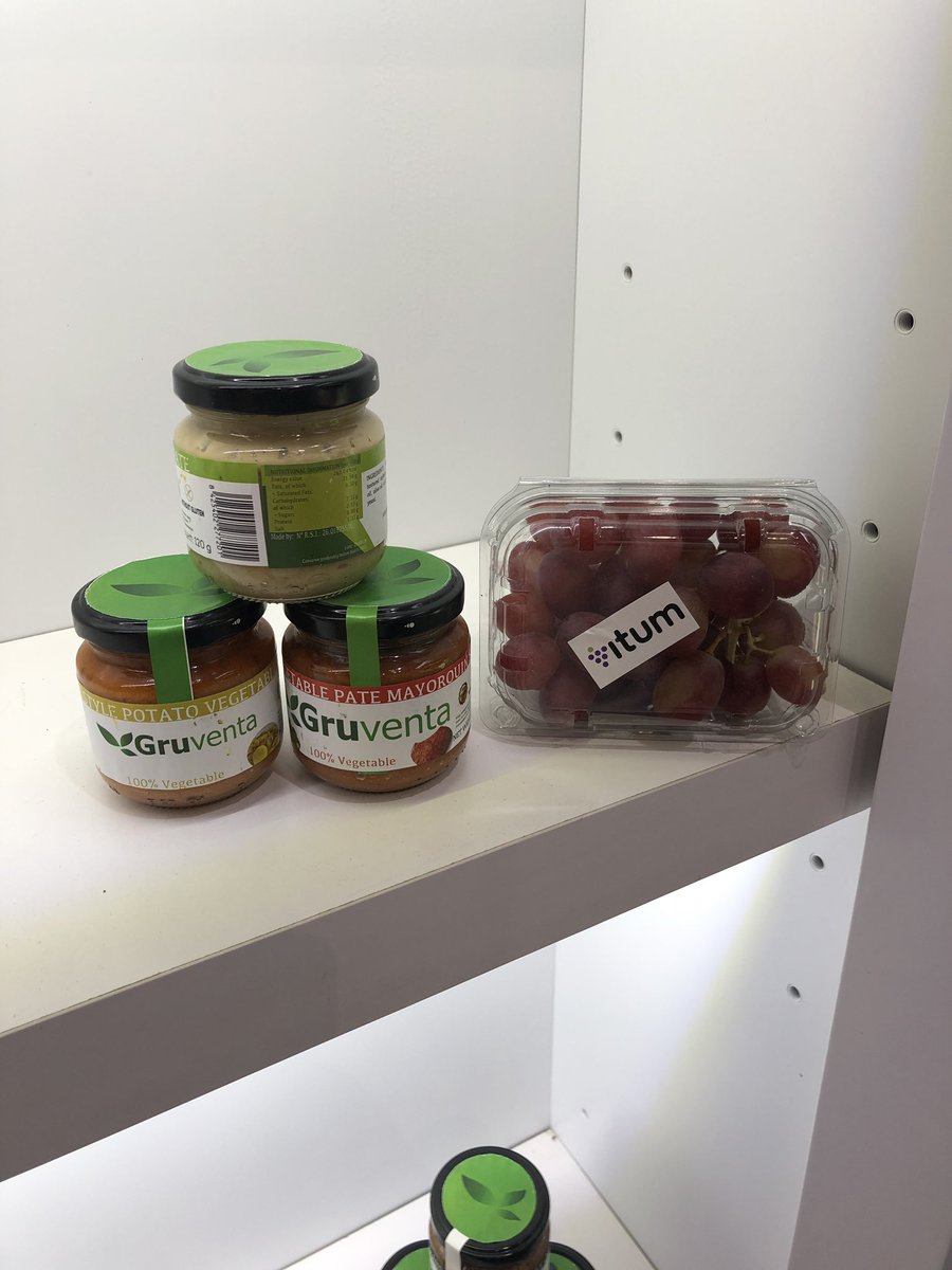 FelixxMoritz's tweet photo. We went to visit @GRUVENTA at the Spanish pavilion and arrived at a perfect tome, we get to taste their new range of products π―% Vegetables! Thank you for your hospitality! Aiming Japan and all the π . #Exports #Spain #Fresproduce #Clever https://t.co/Rj4bBHwF6t