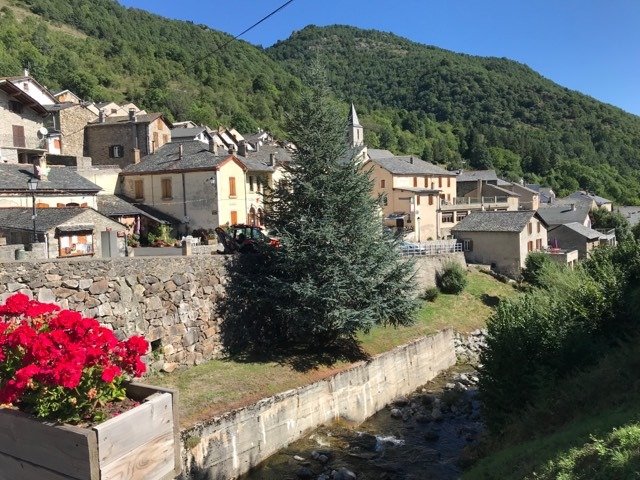 aquickrelease's tweet image. Pyrenees from country to country (France-&amp;gt;Spain-&amp;gt; Andorra-&amp;gt;Spain-&amp;gt;France). The AQR 3 Countries Tour is a challenging ride on 2 wheels with breathtaking views every day! Our team of 23 this week are raising money for -&amp;gt; Hull Veterans Support  Centre and the Royal Marines Charity
