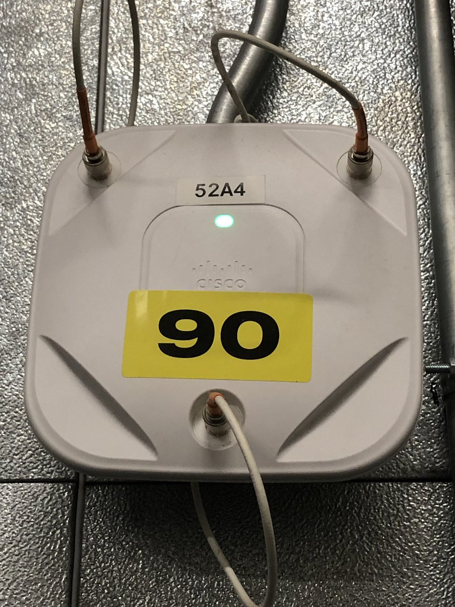 XrpEric's tweet photo. @haydentiff @AndrewNation13 @maikan5 @TonySakich @NewWorldBank2 @StartupToMega It looks like what we have here at Wally mart.  We call them “repeaters”.  Just boosts the  “closed” WiFi system for our stores hand held devices. https://t.co/r8XJaZpLag