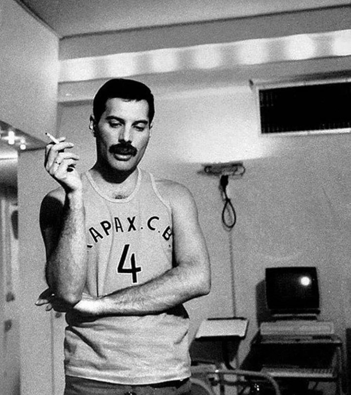 MelodyMercury31's tweet photo. Hoy cumpliría 73 años el mayor ser humano que ha existido jamás.  
El hombre que me inspira cada día de mi vida. Gracias, por enseñarme a ser libre y a luchar por lo que quiero sin importarme que opinen.
Qué grande sería el mundo si siguieras aquí.. 👑 
#FreddieMercury https://t.co/QBpZsSRqOI
