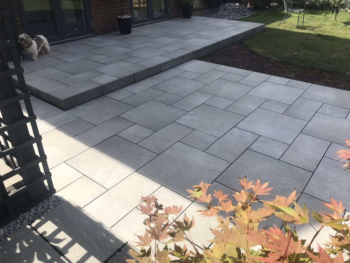 leeharveydesign's tweet photo. Latest project finished using @BradstoneUK Arenaria in light grey with dark grey up stand. @Sarahhennem https://t.co/yCowgw2sUX