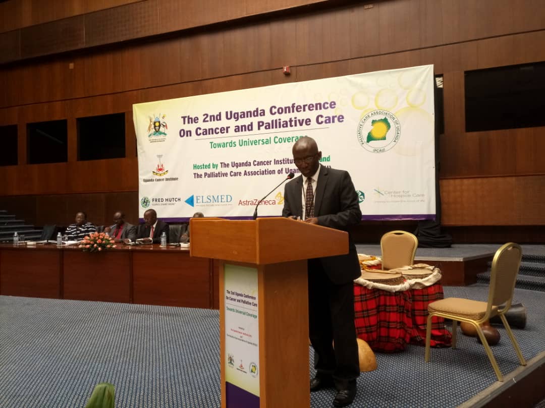 the_afande's tweet photo. Dr. Emmanuel Luyirika, the head of the African Palliative Care Association has kicked off the #2UgCaPconference with a presentation on Global & Regional Status on access to cancer & palliative care services.
#PalliativeCareForAllUg https://t.co/j3jQj7n2uE
