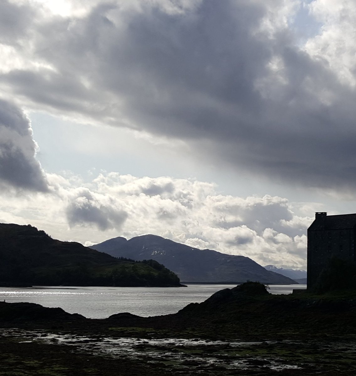 Bonnie Scotland 💙 @EarthandClouds #EileenDonanCastle