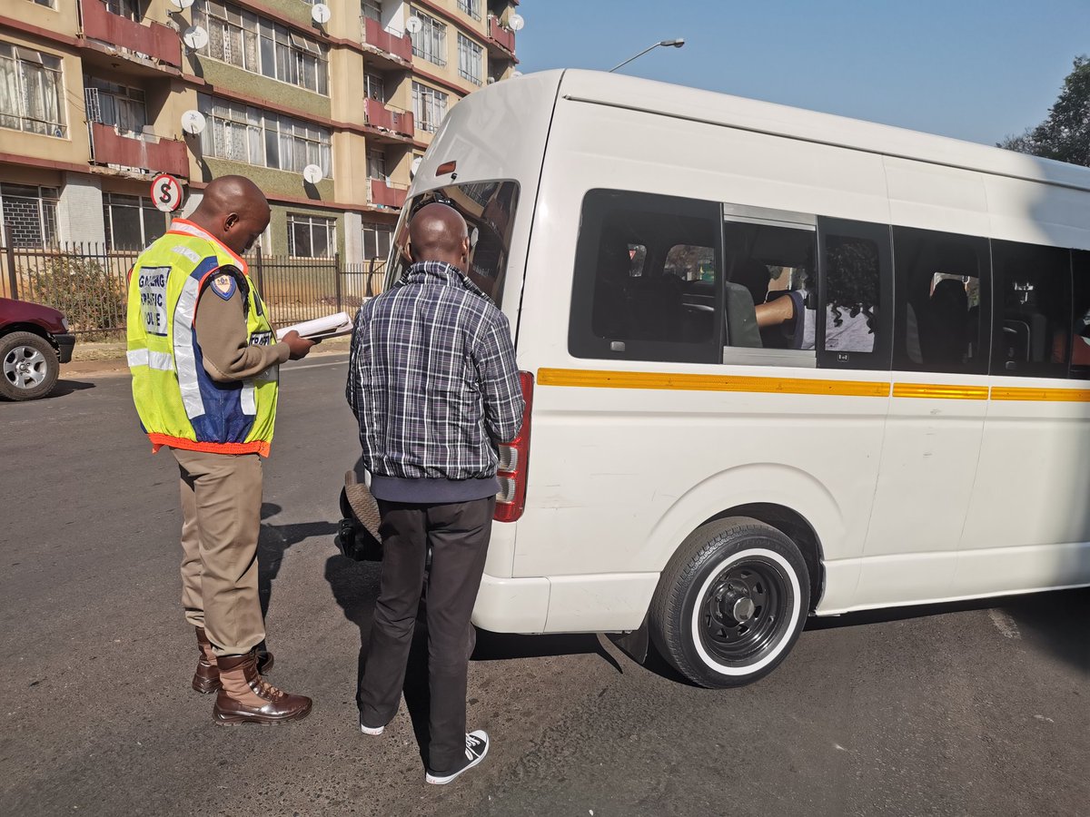 GP_CommSafety's tweet photo. We are ensuring road safety on Gauteng roads as we continue with #OkaeMolao operation. Road safety is everyone's responsibility. @SAPoliceService @GTP_Traffstats @TMPDSafety @CityTshwane @CoJPublicSafety @AsktheChiefJMPD https://t.co/l2rdk6A4Lc