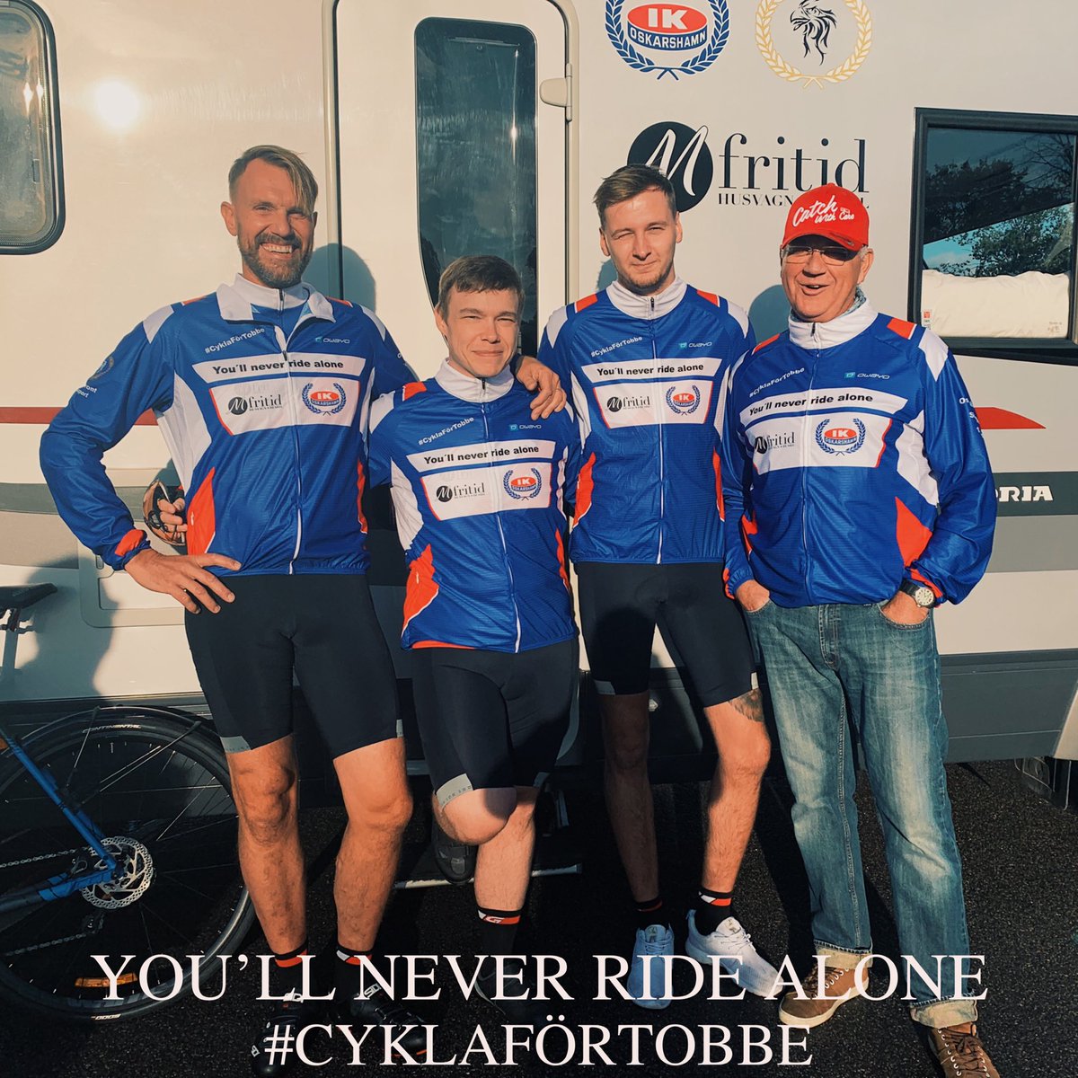 BlueFrontS's tweet photo. Nu är grabbarna påväg mot Skellefteå 🚴‍♂️!
Vi sluter upp tillsammans under, You’ll Never Ride Alone #cyklaförtobbe 
Dom cyklar vi hjälps åt att samla in pengar⤵︎
.
@BlueFrontS @iko_officiell 
#bluefrontsupport #ikoskarshamn Mer info: https://t.co/KvM0ZRqZ8n https://t.co/31ByeQpEwl