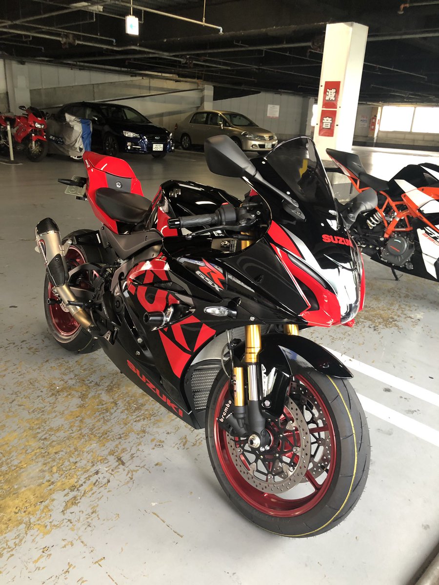 L9Sin_GSXR1000R's tweet photo. スミマセンでした
豆腐はグソグソに崩れました!!!
スッキリし過ぎて もう気分は賢者です
気が付いたら ライコランドで
バリアスコートを買って 一服してました
ヨシムラ サイコーー!!! ヾ(*´∀`*)ノ
#gsxr1000 #gsxr1000r #usyoshimura #ヨシムラ https://t.co/pNZ3R6ejaC