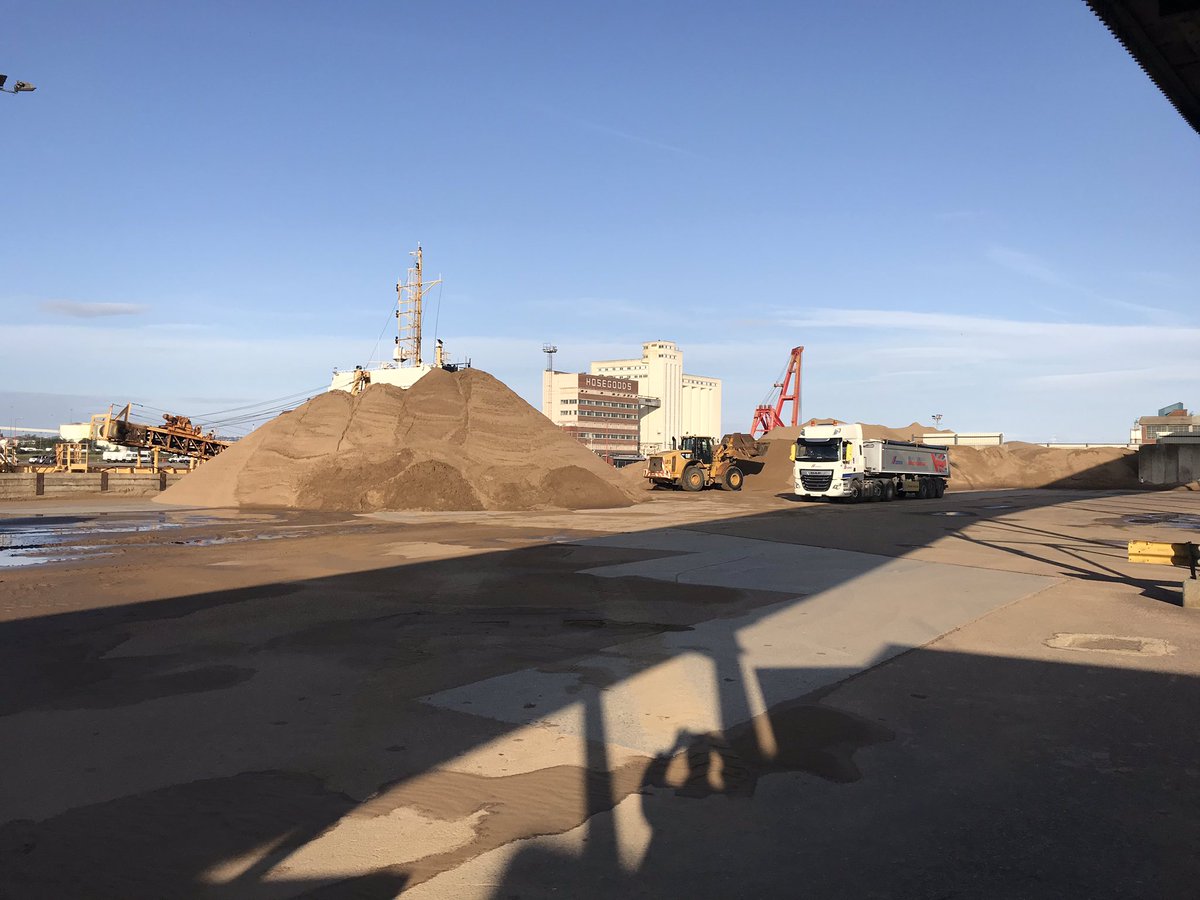 VFL’ s at Avonmouth Wharf. The Welsh Piper has just finished discharging. Thanks to Darren the Wharf Manager for his hospitality this morning
