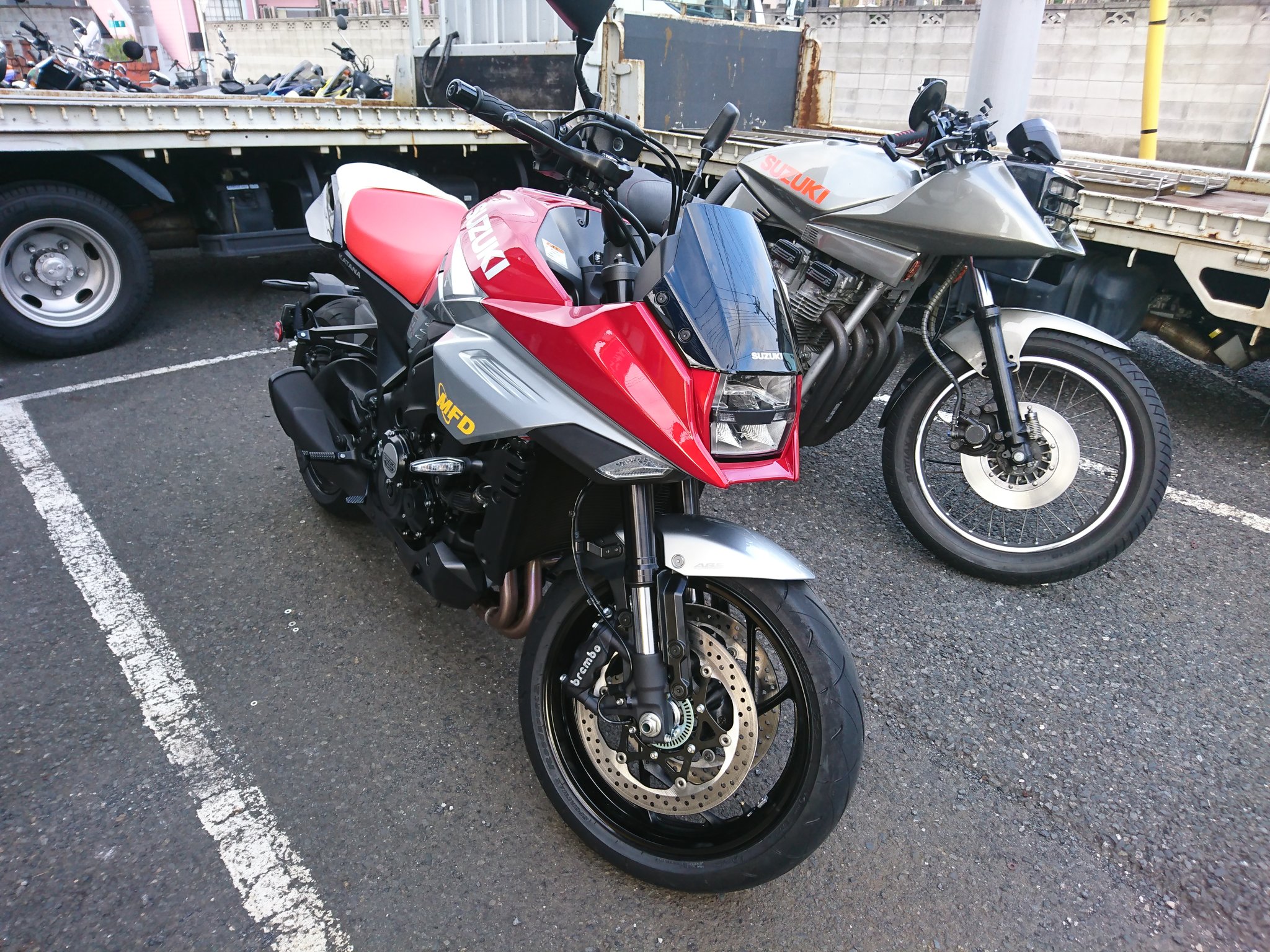 Suzuki Gsx S1000s Katana 26斬目 新型 刀 カタナ
