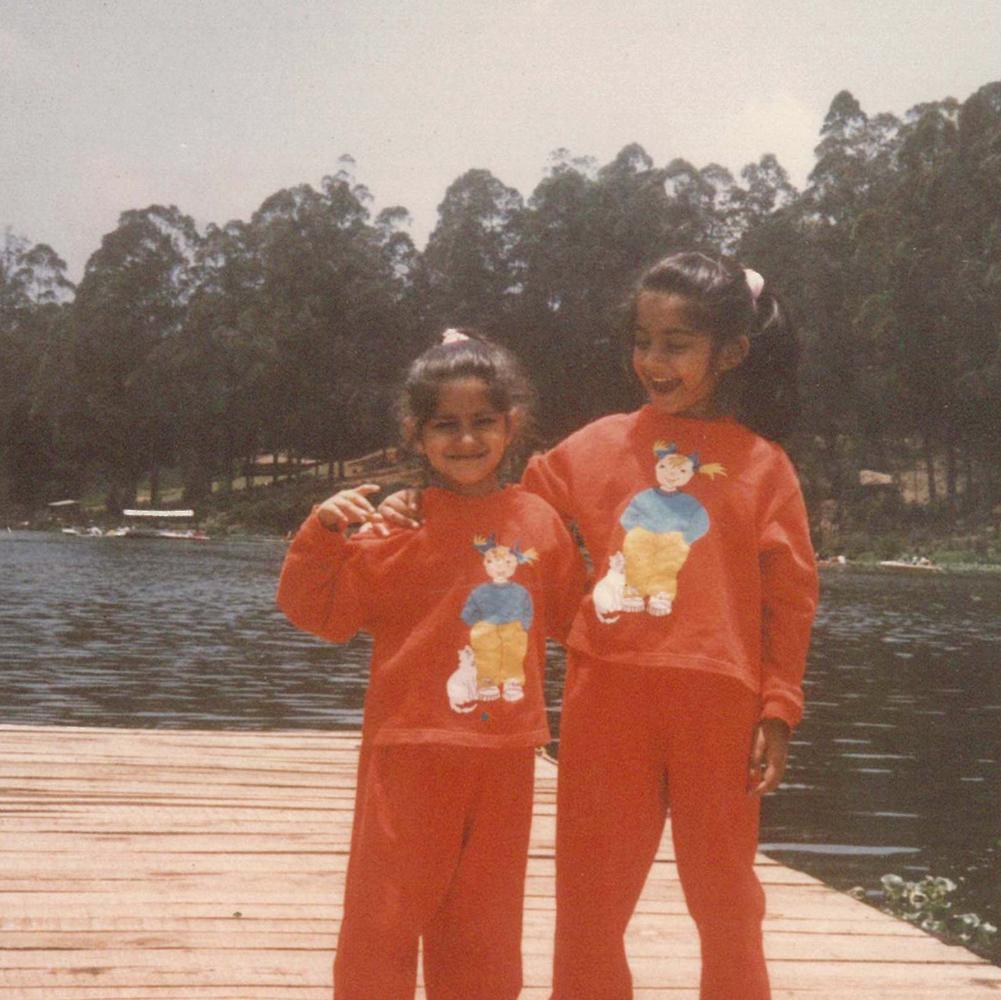 sonamakapoor's tweet photo. Being a lucky charm in red even as a kid!
#ThrowbackThursday #TheZoyaFactor
@RheaKapoor https://t.co/MLTnLSa62G
