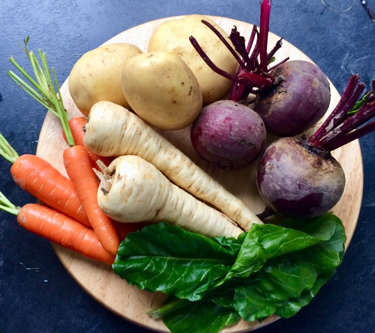 nicholesarra's tweet photo. Pembrokeshire organic vegetable #boxscheme with free delivery: https://t.co/GD40x5yV82 #organic #supportlocal @SoilAssociation @OrganicLife @organicukfood @planetorganicuk https://t.co/iFffbB55jK